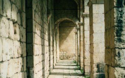 A Crise da Modernidade e o Retorno às Virtudes Silenciosas